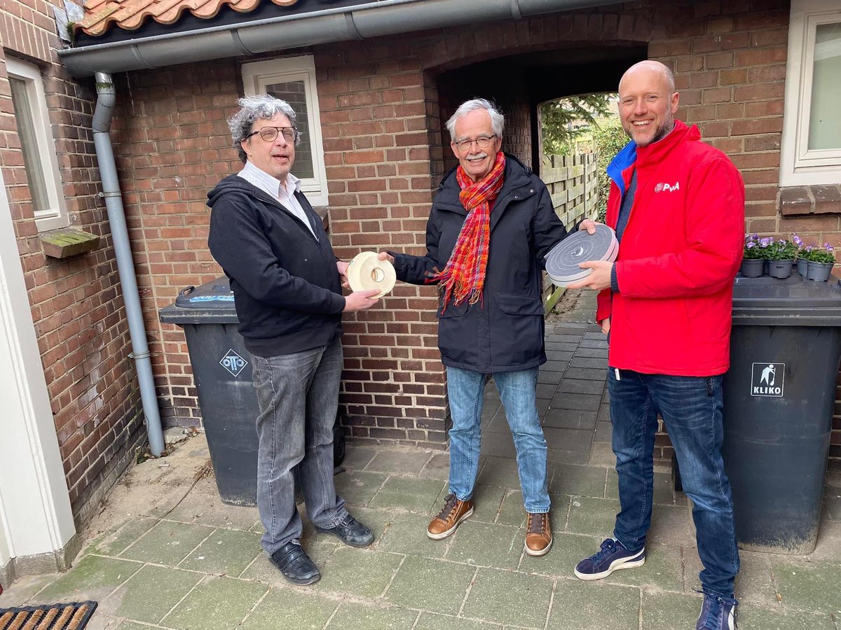 De Energiebank Zutphen helpt mensen die last hebben van een hoge energierekening. Ze vragen van mensen die de energiecompensatie niet nodig hebben om deze in te leveren voor mensen die meer nodig hebben. Help ook mee! energiebanknederland.nl/energiebank-zu…