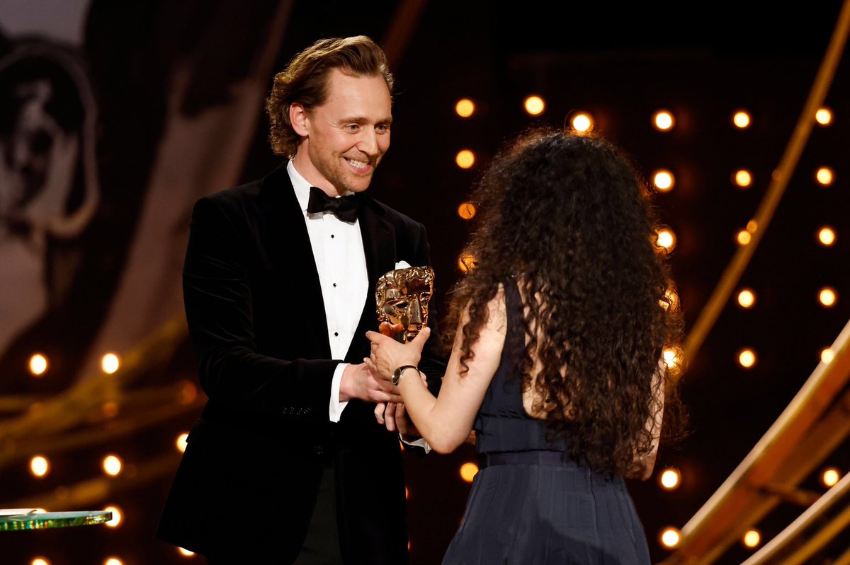 Tom Hiddleston | HiddlesPage tweet media