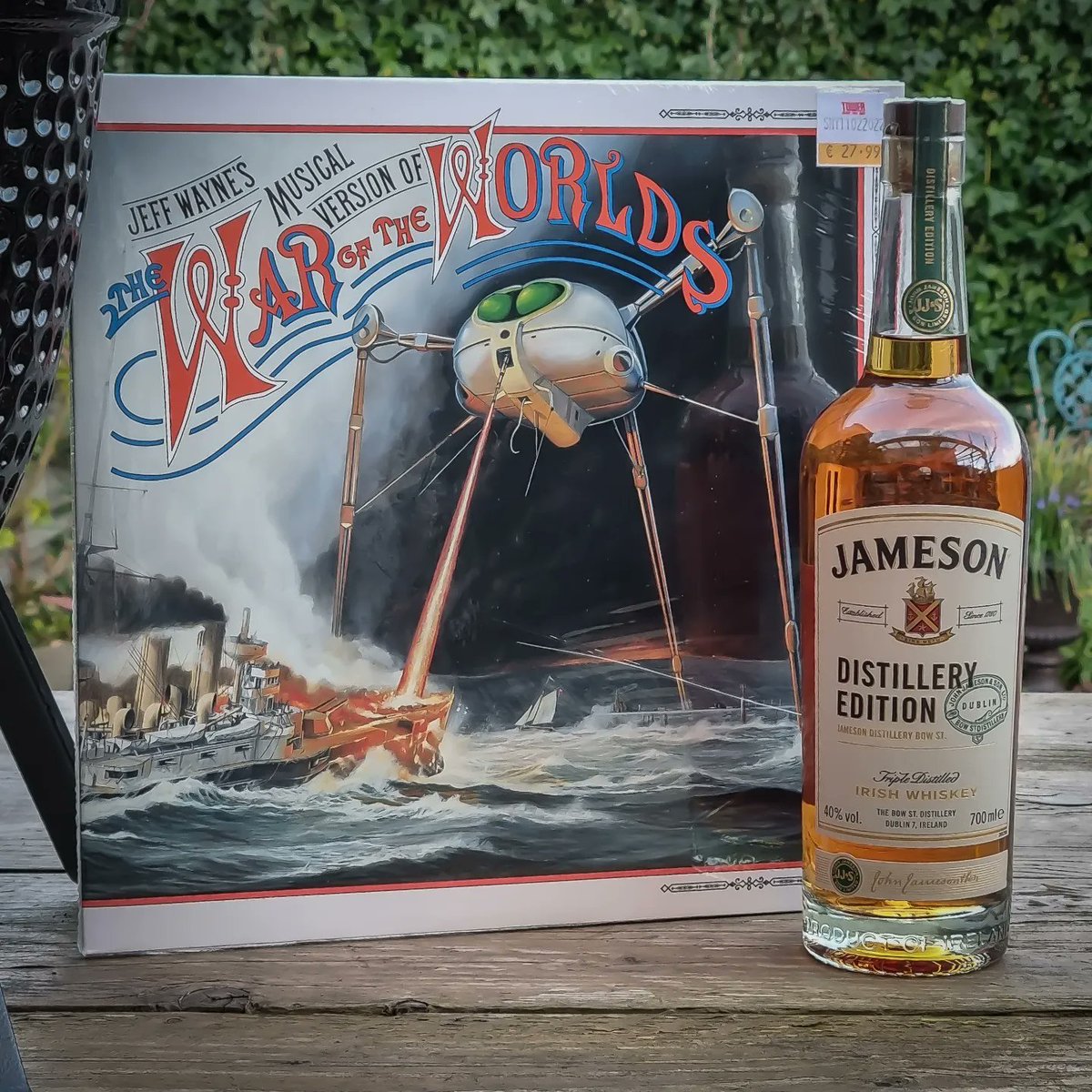 IrishVault's tweet photo. I did the Jameson Distillery tour this weekend. It was really really good. I'd highly recommend it. I bought a bottel of Jameson Distillery edition. Smooth, sweet, toffee. Delicious.  I dropped into tower records and picked up War of the worlds on Vinyl. What a classic.  #jameson https://t.co/FtmS3jJQze