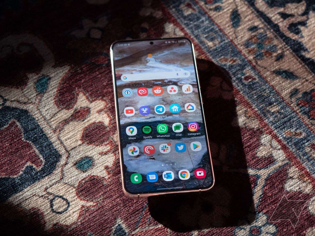 Android Police on Twitter "Turn the Galaxy S22’s holepunch into a