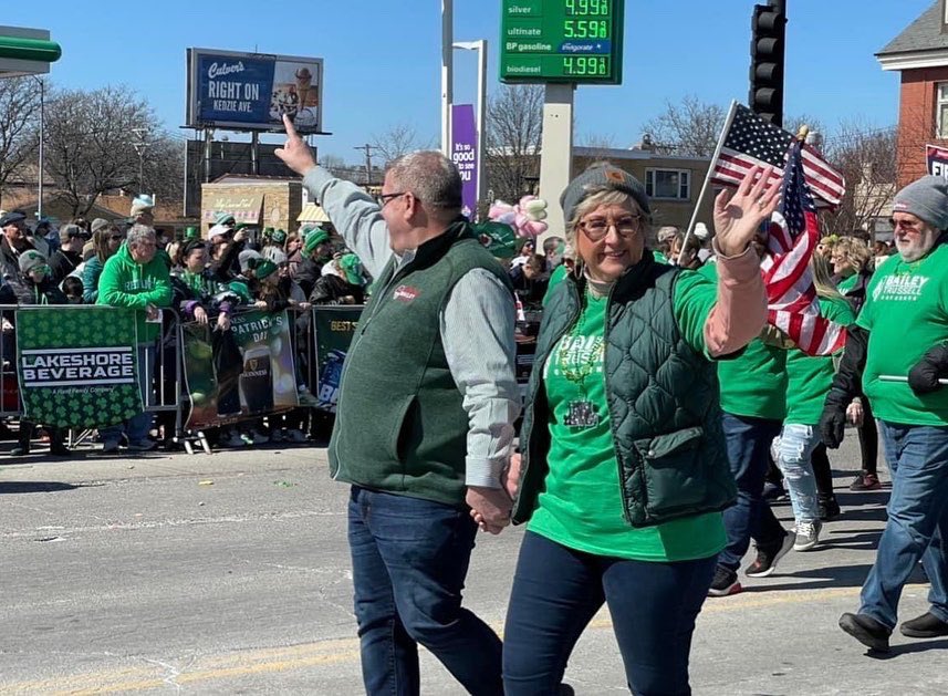 DarrenBaileyIL's tweet image. Thank you so much to everyone who joined us for the South Side Irish Parade in Chicago today. People ask me how the campaign is doing in Chicago and today’s parade was another example of the success we are having. #twill