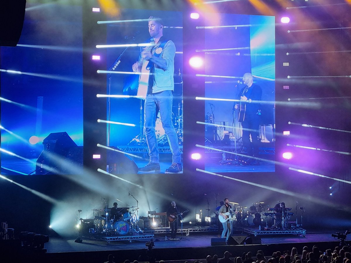 ScottStew2's tweet photo. @BrettYoungMusic another class performance. @C2CGlasgow https://t.co/6vlSbVhUxg