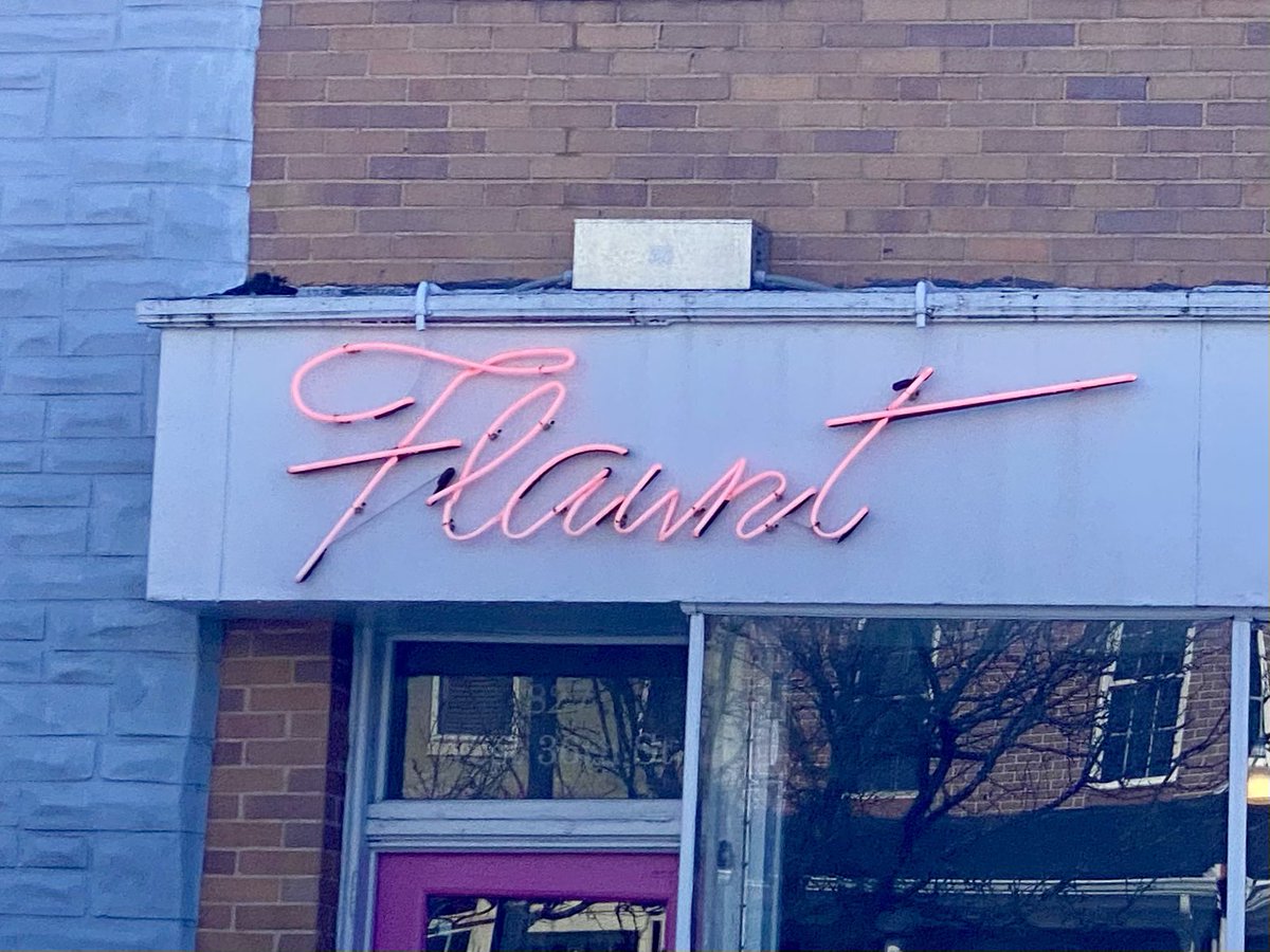 Had to circle back around to take a photo of this hair salon for my <a href="/fame_ladies/">Fame Lady Squad</a>!! #flaunt