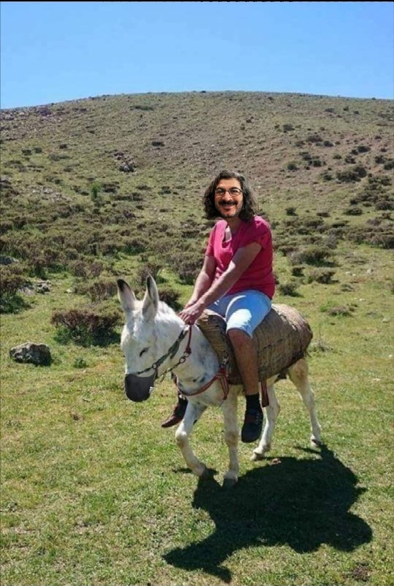 Bugün ki alkışlarımız, aşılara güveni tam olmasına rağmen maskesini asla çıkarmayan full doz aşılı Kadife'ye gelsin 👏👏👏