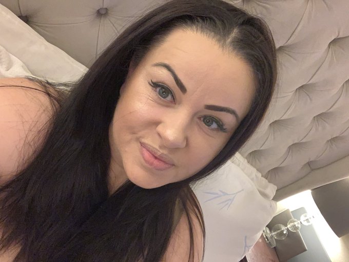 Natural look for today&rsquo;s shoot. https://t.co/MG2PC5nAyo<a href="/tag/newprofilepic"class="tags"><span>#newprofilepic</span></a>