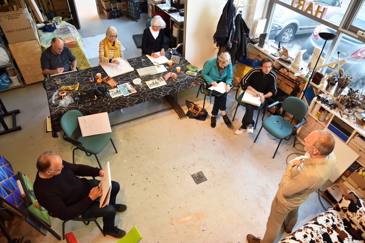 MODELTEKENEN/SCHILDEREN IN DE KUNSTGARAGE IN NAALDWIJK.
Iedereen is welkom. Het is niet belangrijk of u wél of geen ervaring hebt. 
WANNEER : Woensdagavond 30 maart
TIJDSTIP:  19.30 – 21.30 uur
WAAR:  in de Kunstgarage, Zuideinde 6 in Naaldwijk.
KOSTEN: € 7,50