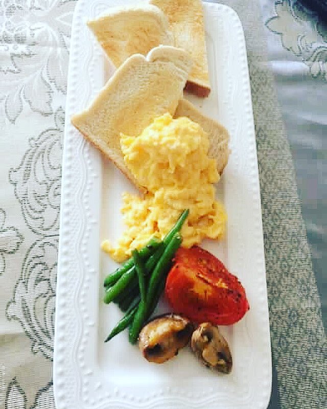 Kiwichef3's tweet photo. Brekkie 🥰 朝ごはん
朝はしっかり食べます😉#朝ごはん #朝食 #トースト　#スクランブルエッグ　#バランスよく #食べる　#おいしい　#エネルギー　#食事 #元気のもと #food #breakfast #brekkie #eat #healthylifestyle #wellness #egg #morning https://t.co/85GuIMYITJ