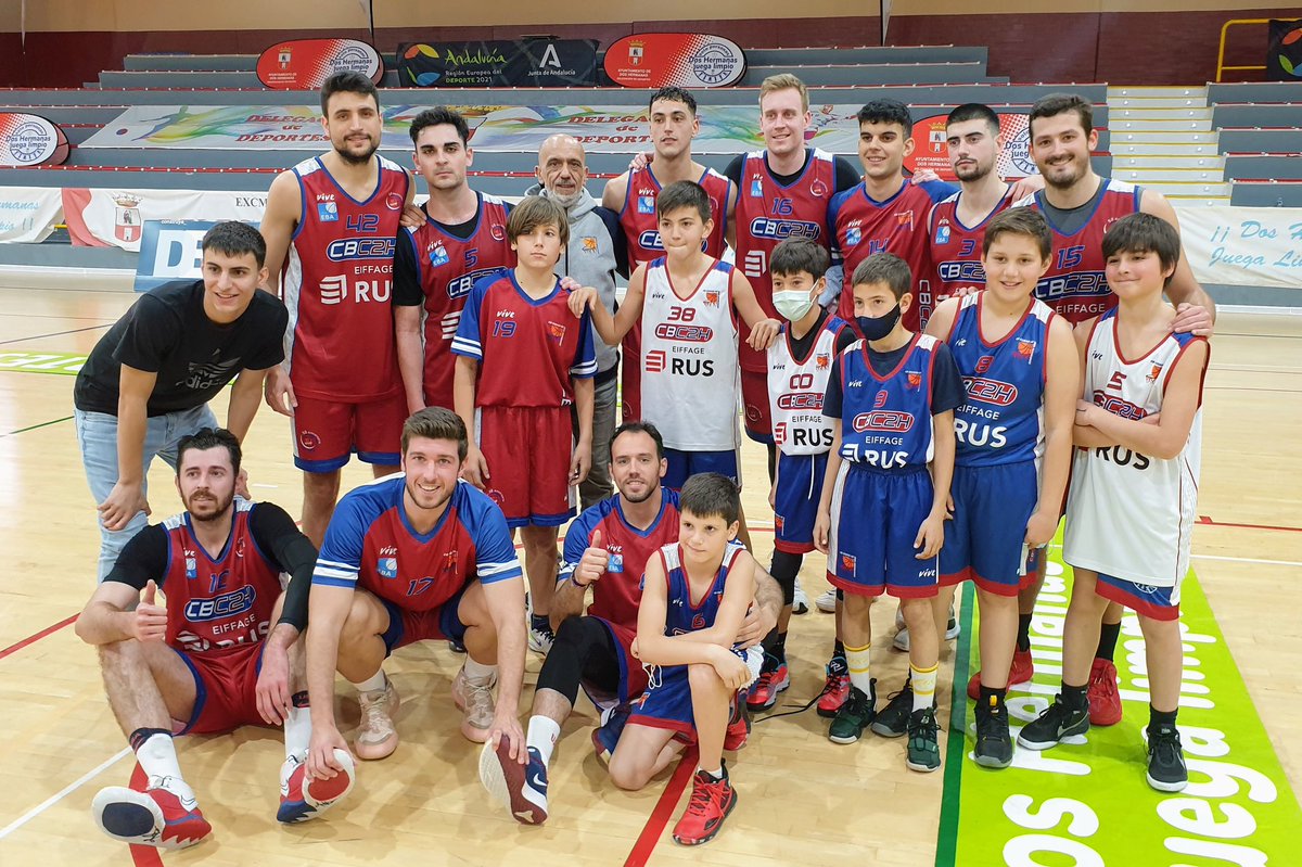Derrota muy peleada hasta el final del RUS <a href="/eiffage/">Eiffage</a> <a href="/CBC2H/">CBC Dos Hermanas</a> ante el <a href="/CDB_EBenitez/">HUELVA COMERCIO VIRIDIS</a> por 69-77 con nuestros alevines apoyando #LigaEBA ¡Ánimo chavales!