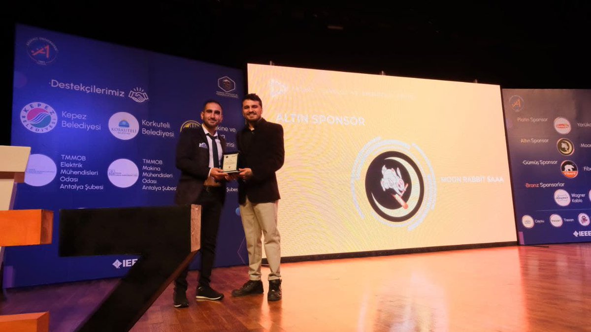 moonrabbitAZ's tweet photo. Akdeniz Technology Summit turned out to be a great success -  our #NFT Director @glitchedninja2 received an Honorary Award at the main stage of this standout event!  Moreover, a #play2earn $AAA project on Moon Rabbit chain has been initiated after a week of productive sessions! https://t.co/o0k4vCEtCR