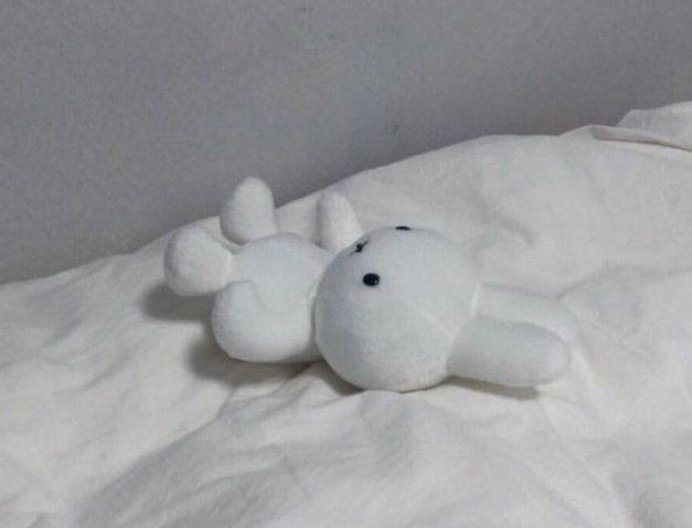 artpiles's tweet image. she's just like me