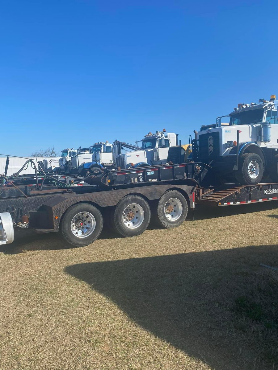 Truckingnation_'s tweet photo. More BIG things happening, our rig moving fleet is headed west!
#odessa #permianbasin #rigmoving #oilfieldservices https://t.co/zeO19ZeLbQ