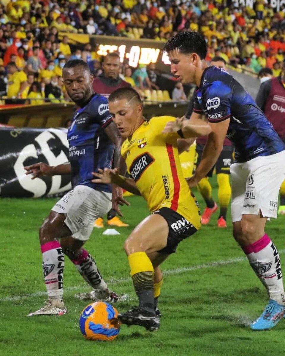 Franmascouting's tweet photo. Felicitaciones Guillermo Rendón por tu debut oficial en primera categoría con @BarcelonaSC . Estamos contentos y orgullosos de trabajar contigo y acompañarte en tu carrera desde hace varios años. #Rendón #FMS #LigaProBetcris #BarcelonaSC  ⚽️ https://t.co/uYn1Ov9EFD