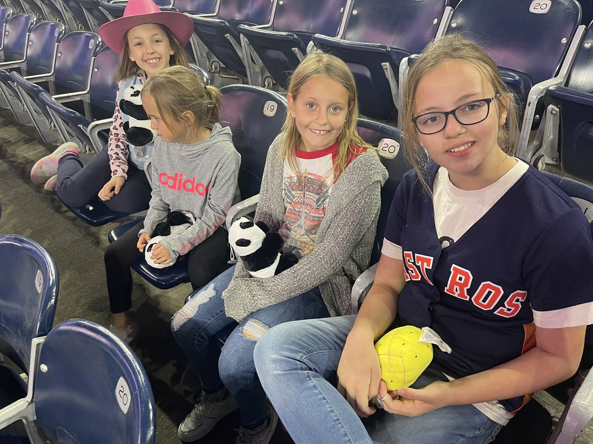 jenlsimmons19's tweet photo. #rodeohouston https://t.co/tqt7zUNO5y