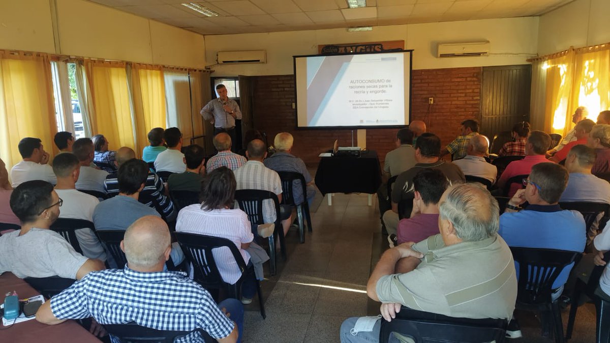 AlvearCamara's tweet photo. ✅ Este sábado se realizó una Charla Técnica Ganadera en el salón Angus del predio ferial, organizada por la Específica de Ganadería en conjunto con la Dirección de Ganadería y el Cluster, con una gran participación de productores locales.

#CharlasTécnicas 
#CámaraDeAlvear https://t.co/84w6bUcZ8y
