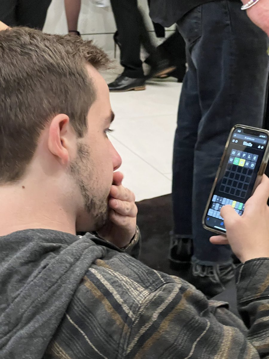 jasminericegirl's tweet image. this guy is playing wordle at a party