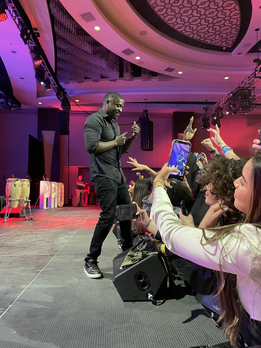 Vj_Jeyakrishnan's tweet photo. Thank you @Akon for an amazing show๐ฅ๐ฅ๐ฅ #bostonpro #Akon https://t.co/TkQ92SAP4Z
