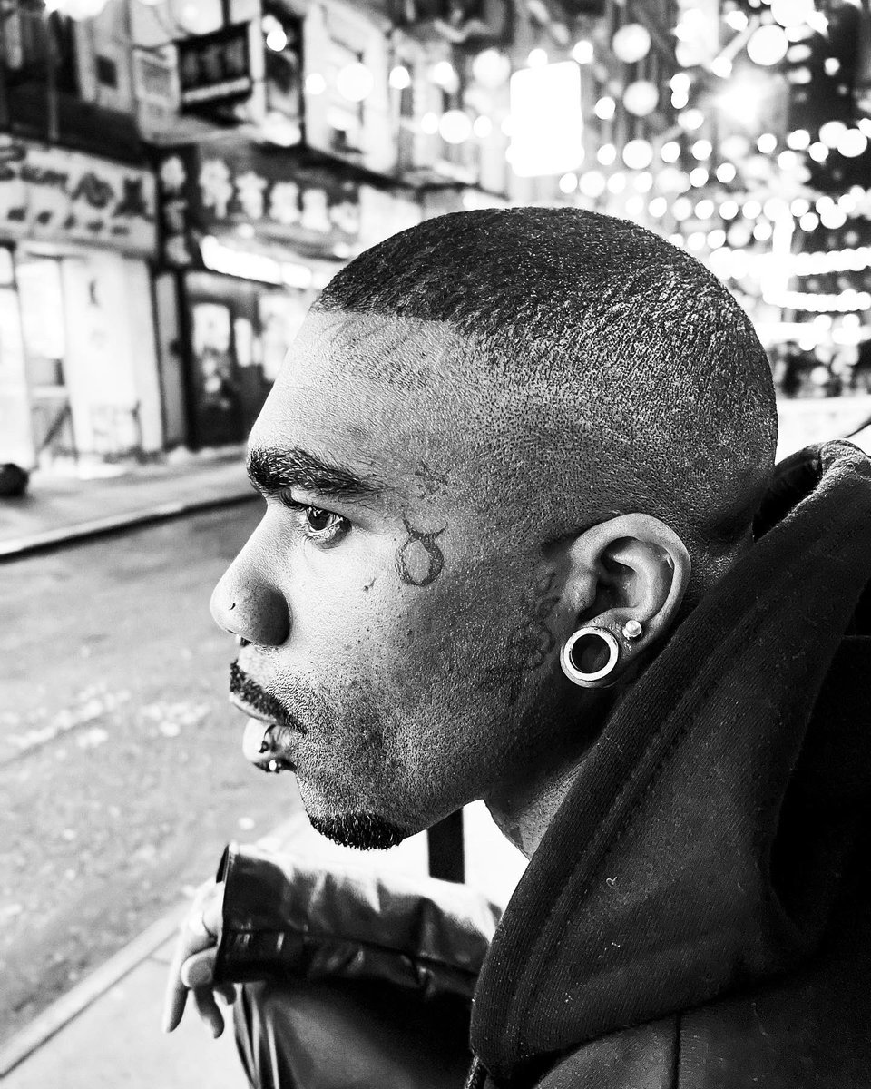 NBH_SPARKZ's tweet photo. Follow me I got some serious music emo trap shit fresh new shit https://t.co/hnvX3byQTX