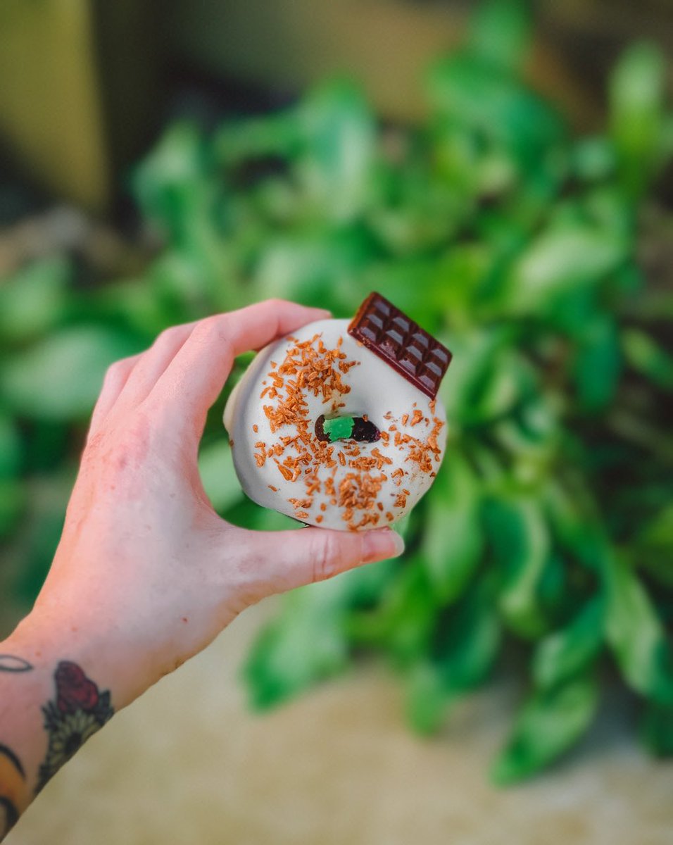 A little sneak peek at what’s to come for our Easter Range 😋😍

#dogsoftwitter #twitterdogcommunity