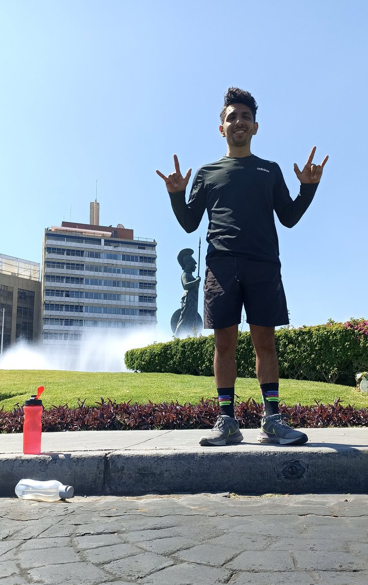 angelgumx's tweet photo. "Pienso más cuando me acuesto y me levanto y no hago nada de esto, pero un buen gesto en mi cara siempre verás".
.
.
.
.
.
.
.
.
.
.
.
.
#LoneRunner #brownpride #minerosrunners #GdlRunning #running #Runningmx #mexicanpower #SumandoKmx #runninggdl https://t.co/ORWGucJ26M