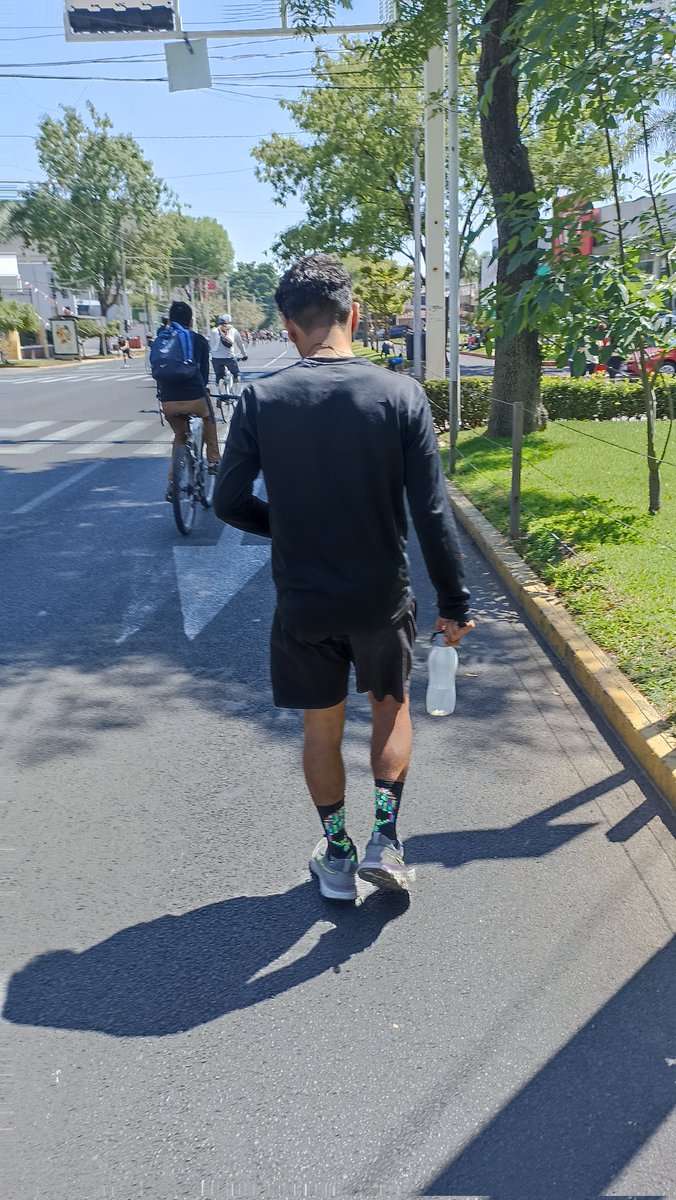 angelgumx's tweet photo. "Pienso más cuando me acuesto y me levanto y no hago nada de esto, pero un buen gesto en mi cara siempre verás".
.
.
.
.
.
.
.
.
.
.
.
.
#LoneRunner #brownpride #minerosrunners #GdlRunning #running #Runningmx #mexicanpower #SumandoKmx #runninggdl https://t.co/ORWGucJ26M