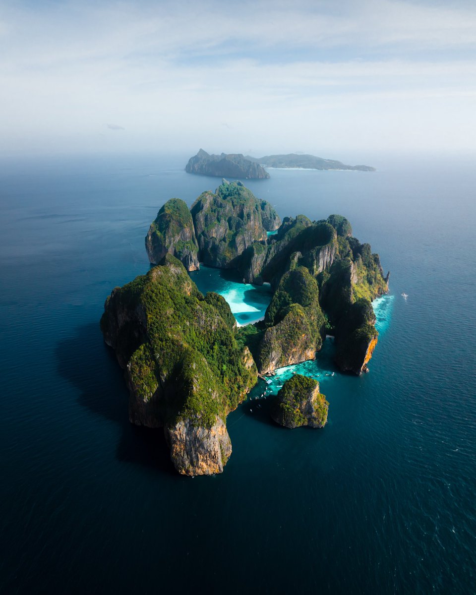 BenSavagee's tweet photo. Thailand classics - this place blew my mind https://t.co/DtwiVHYLKg