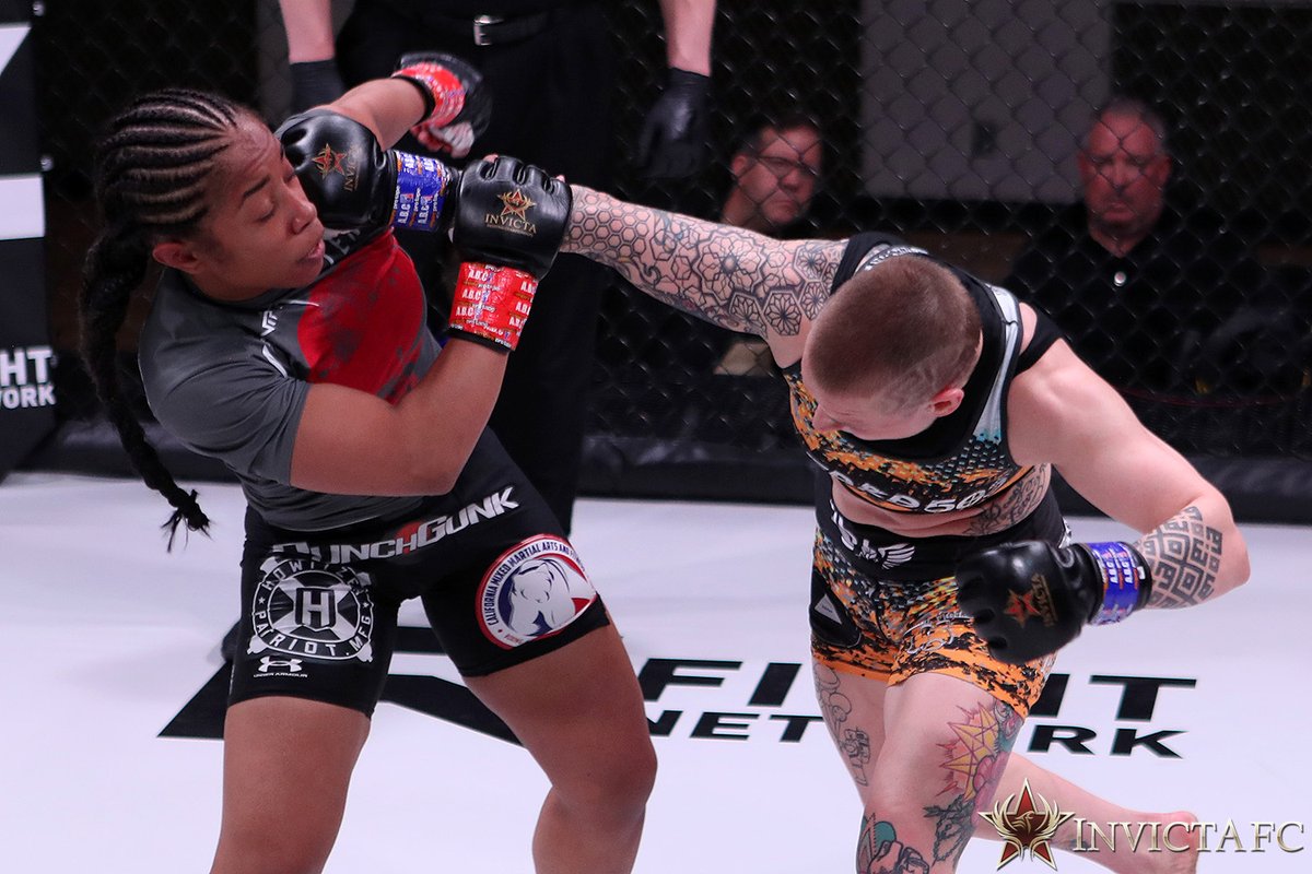 InvictaFights's tweet photo. Liz Tracy earned her third win under the Invicta banner, besting former title challenger Danielle Taylor. #InvictaFC46 https://t.co/b4B5DWD6Qi