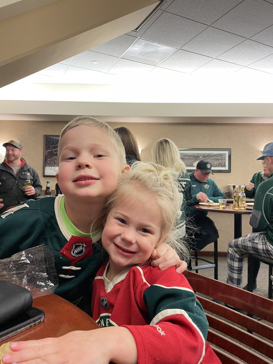 _ashley_boss's tweet photo. #mnwild #9foralltime https://t.co/ZUiaW21F9s