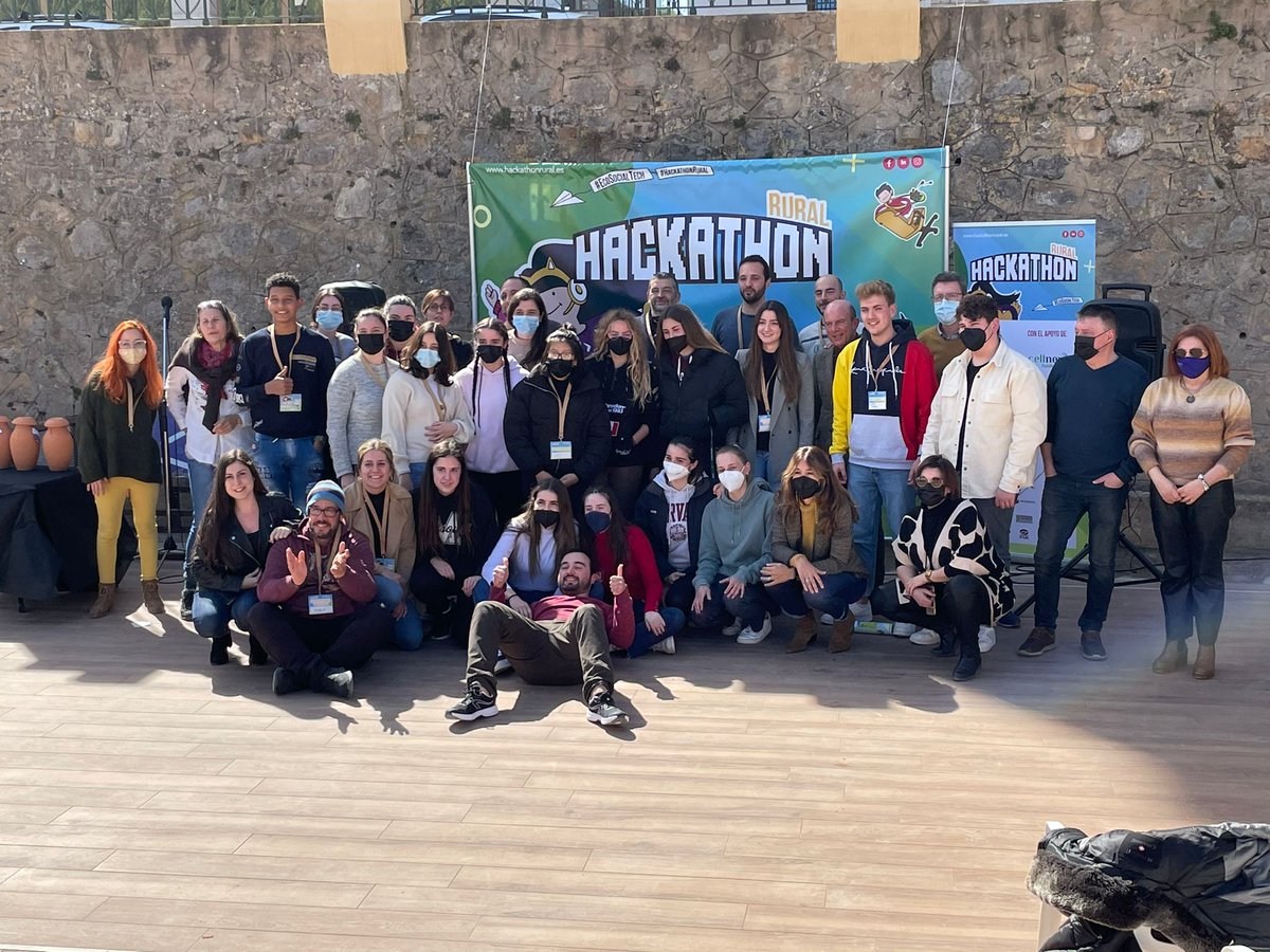 ESTCE_UJI's tweet photo. Avui col·laborant amb #HackathonRural a #Montanejos organitzat per https://t.co/FlHBsF0ITh, un plaer gaudir del talent jove i les seues innovadores propostes per al món rural. Egressats, estudiants i futurs estudiants @UJIuniversitat. Gràcies i enhorabona!! https://t.co/EmKoMvRRMY