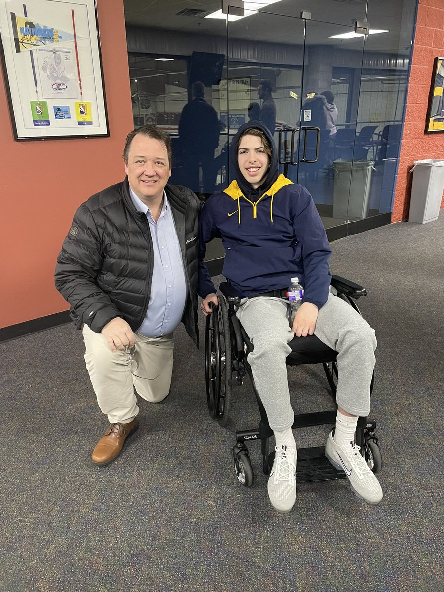 GlennHefferan's tweet photo. At Tier 1 AAA Districts @AtlanticDistr and have the honor to have Brian Page stop by! #87strong Thanks Brian!! https://t.co/0eYxAhLldA