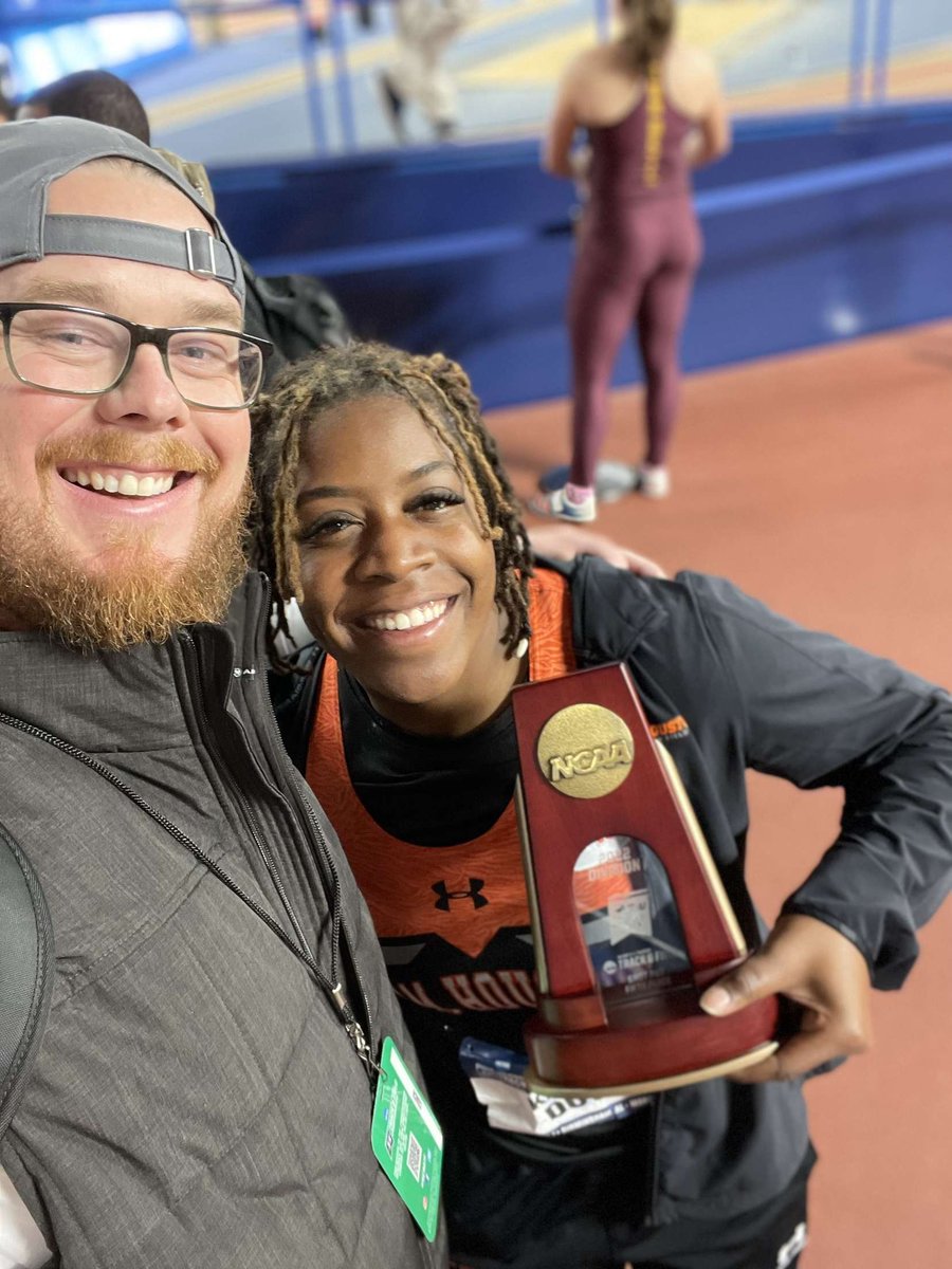 SHSU Throws tweet media