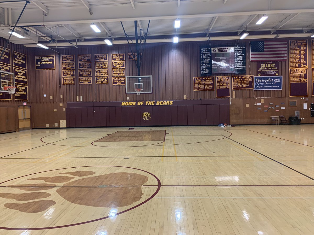 DeclanLynch213's tweet photo. Gonna miss this place and this team. Learned a lot about the game and myself. Two more wins would end it right. #notdoneyet #roadtothesun #basketball #theden #hwpo https://t.co/gNIdOhuv5R