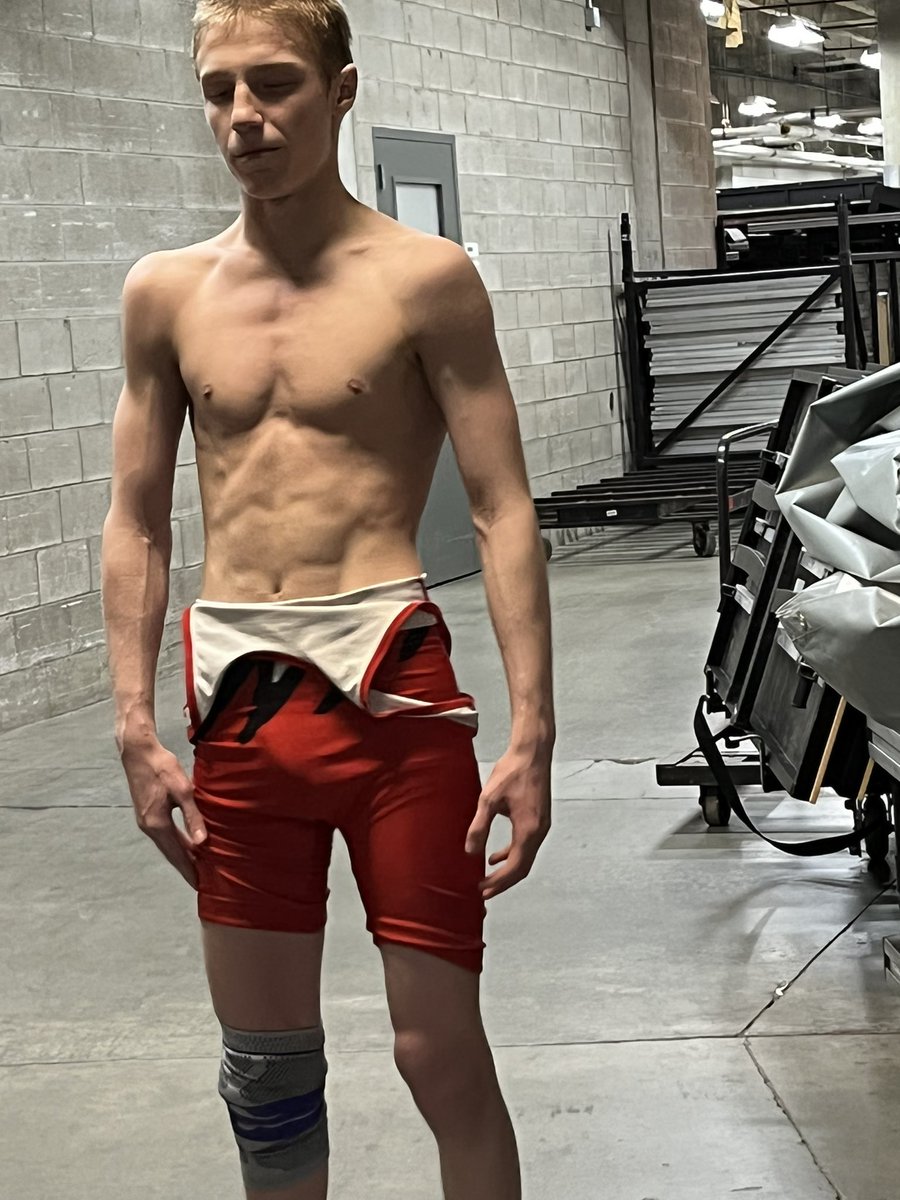 wadsworthwrestl's tweet photo. 2022 DI 120lbs. STATE CHAMP! https://t.co/OdLj5kznLj