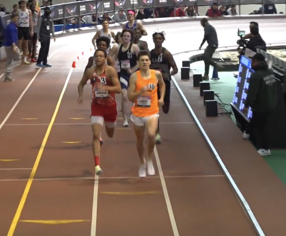 1rebelTrackXC's tweet photo. Alex Leath has HUGE two days finishing 3rd in the 800m @ 1:52.95 at NIKE Indoor Nationals and 4th in the 800m @ 1:53.22 today at the NEW BALANCE Indoor Nationals and anchoring the 3rd place 4x400 Team!! https://t.co/yvFjzX7D34