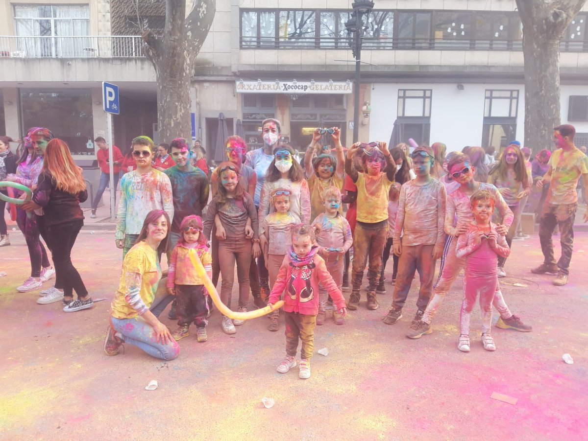 fallasantfeliu's tweet photo. ❤️🧡💛💚💙💜
Que les Falles s’ompliguen de color!! https://t.co/GO186j6LKs