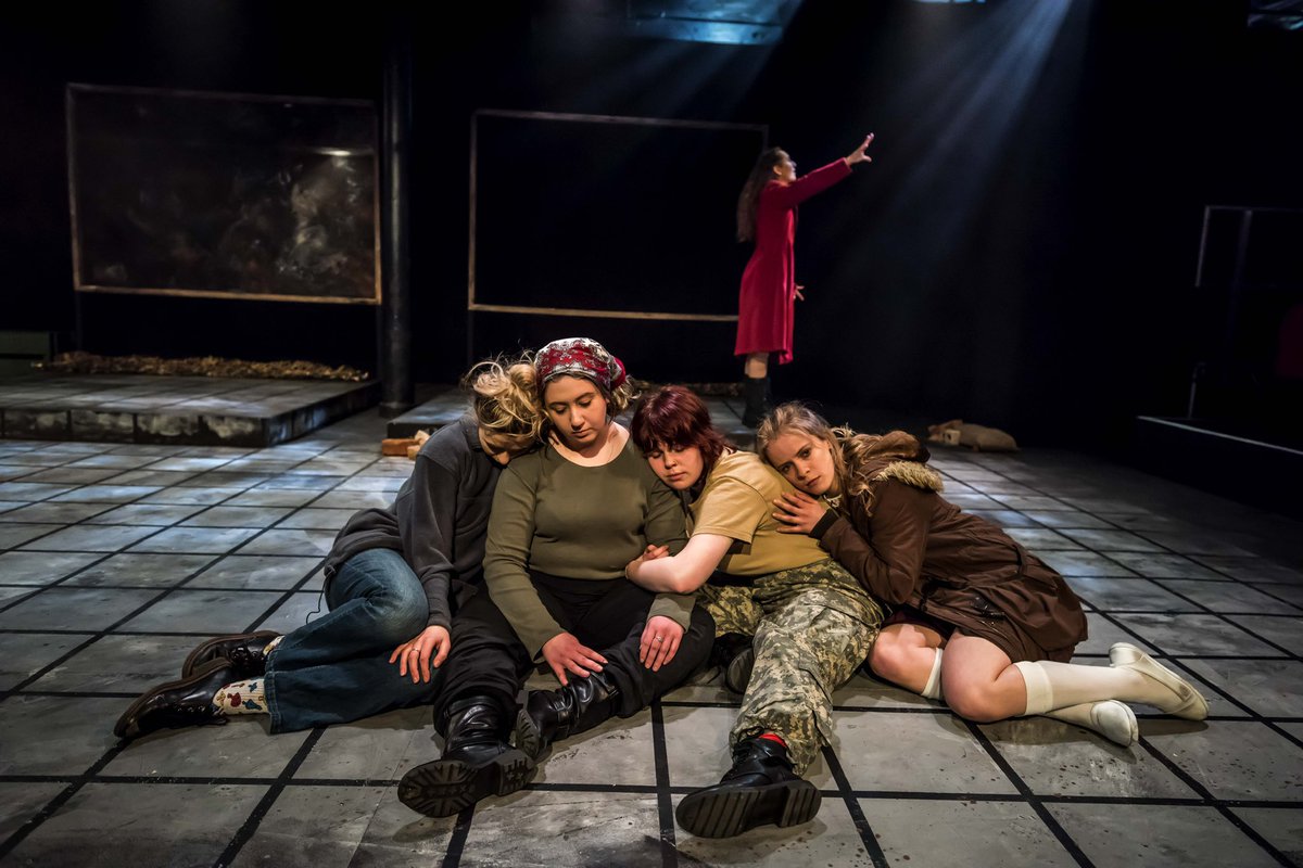 RDGerrard's tweet photo. Unreal work by @alranorthdrama this week on Bad Roads  - committed, moving and electric performances in a challenging and demanding play. Been an absolute joy assisting the brilliant @MeganMegaMegMe for the past month - hats off to everyone involved, top work from top people! https://t.co/Z91pfehNkZ