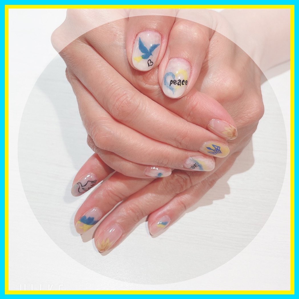 MsChako's tweet photo. Hope there would be PEACE❣️PEACE🌻PEACE🕊
Hope, the human rights, which human beings have build up would be recovered🙏
My heart is with Ukraine🇺🇦, at least whenever I look at my nail😉

#Ukraine #peace #hope #NoWar #HumanRights #ウクライナ #平和 #CielLaBeaute #Inspa #cieldeciel https://t.co/FYbVvKK8Lb