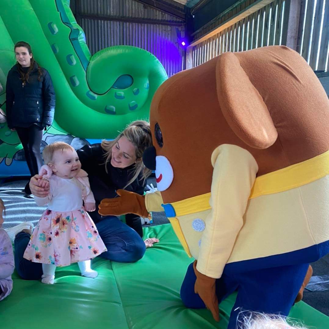 DoorstepChara's tweet photo. We had a busy weekend with lots of visits from all these characters and more! https://t.co/PNM1coOnL7