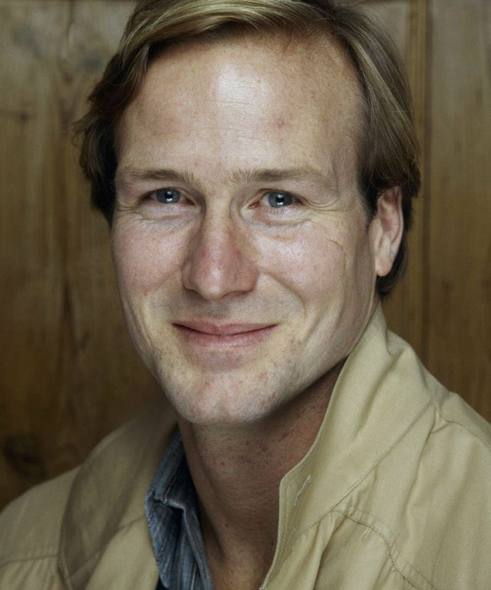 I had the great pleasure of working beside William Hurt in Too Big To Fail. Bill was a consummate professional. Continually searching for greater truth and human understanding. Blessings to his family and friends. RIP.
