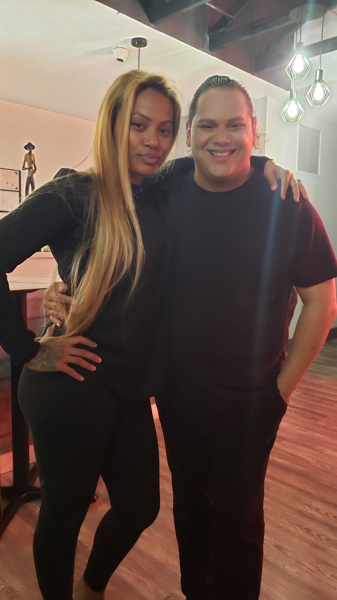 It was such a pleasure to meet you Richard Amador🥂🎙 Your voice is amazing! 🎶 

#singer #bocaraton #business