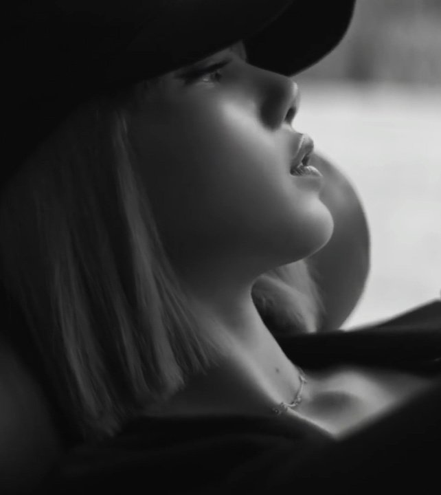 lisa pics tweet media