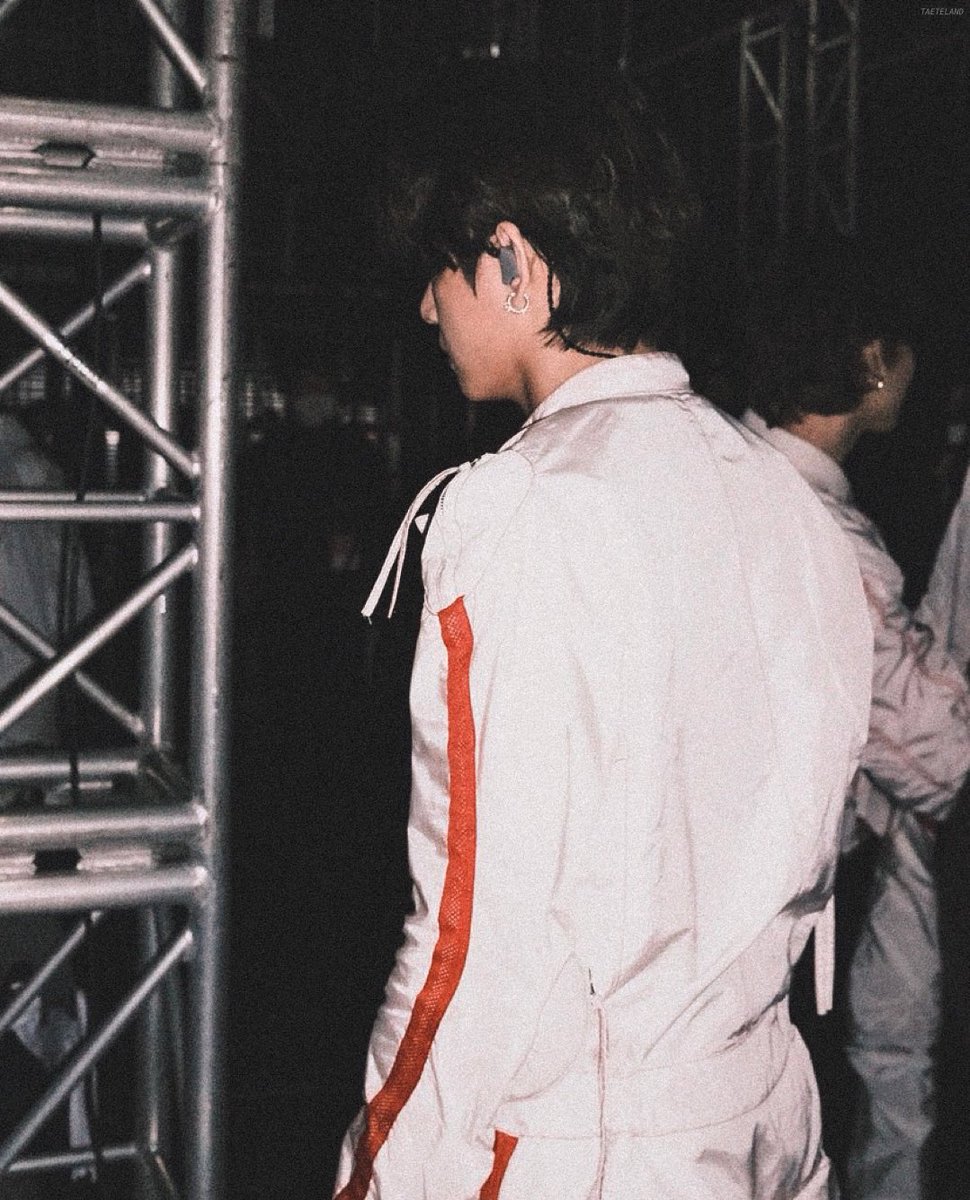 taeteland's tweet photo. he’s so fine in every angle https://t.co/MEpXTv5kcu