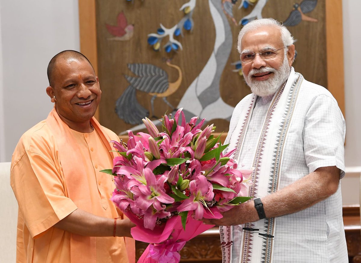iViral_VyasBJP's tweet photo. ઉત્તર પ્રદેશમાં ચુંટણીમાં ભવ્ય વિજય મેળવવા બદલ @myogiadityanath જીને શુભેચ્છા આપતા પ્રધાનમંત્રી શ્રી @narendramodi જી https://t.co/mkBGS19BMg