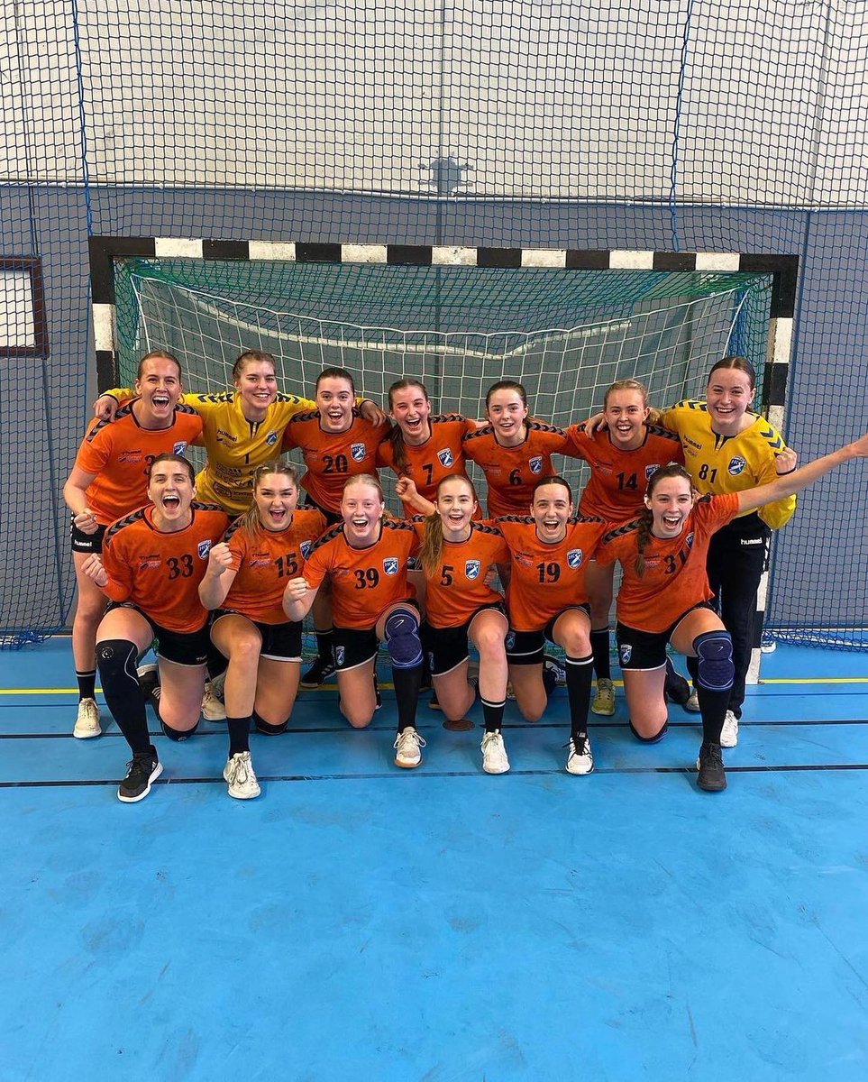 UppsalaHK's tweet photo. 💥Dagen då båda A-lagen säkrade kval uppåt💥
Damerna ska kvala till Allsvenskan 💙
Herrarna ska kvala till div 1 💙
STORT GRATTIS till alla spelare och ledare https://t.co/PtKXkHPGD2