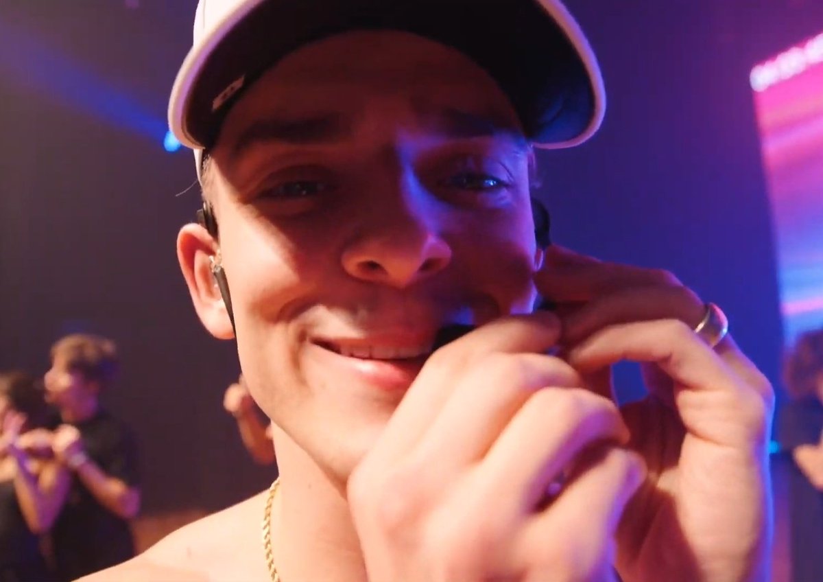 joshfirework's tweet photo. #LoveForJosh × @joshbeauchamp 

hey josh, i wanted to say I'm very grateful for your existence and you are a person that inspires me daily and i just know how to be proud of you. You shine on stage this is definitely your place. I love you my blondie 💜 https://t.co/5FYwGu1j3g