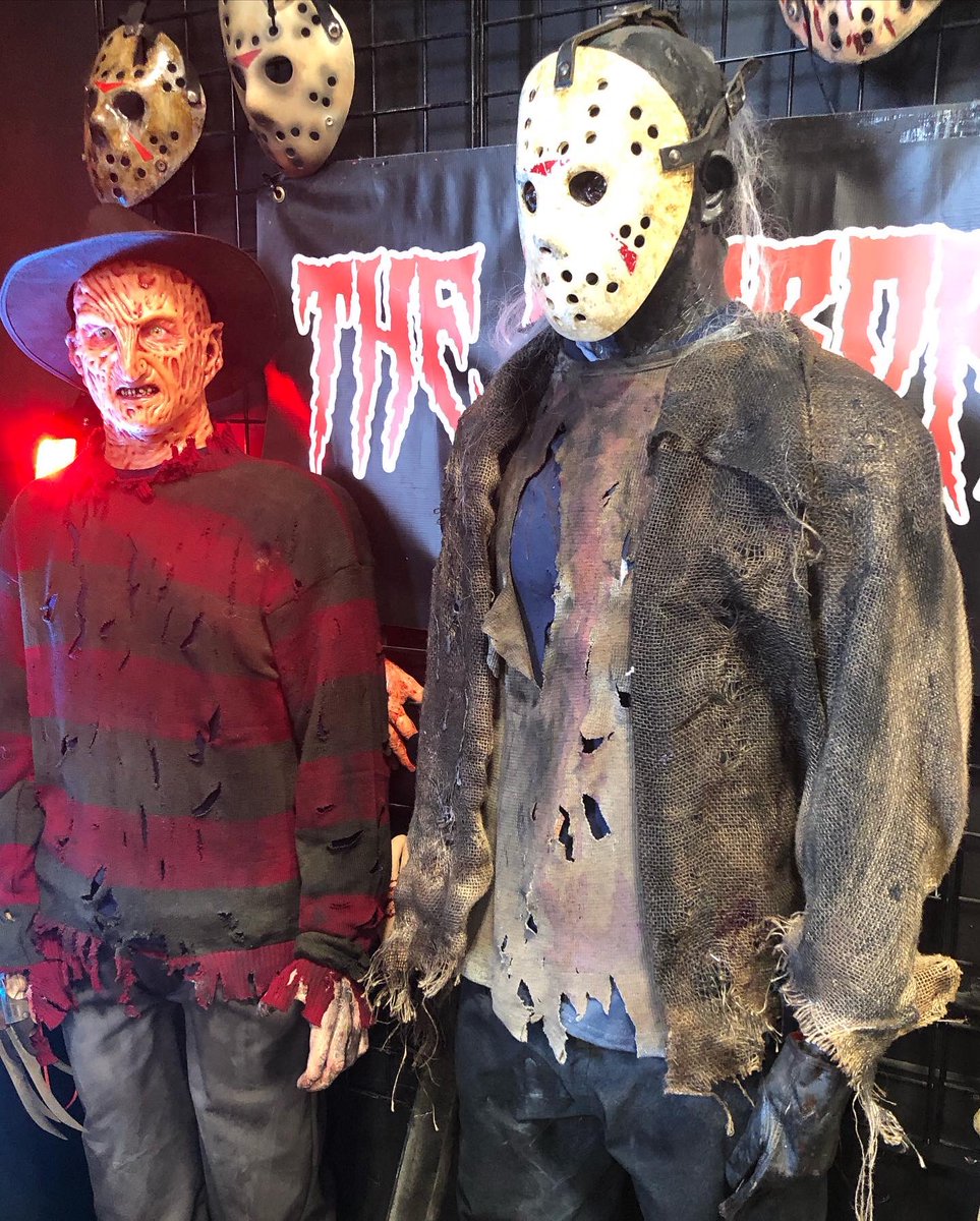 HorrorPapii's tweet photo. HorrorVille at @halloweendepot was the move! Always a pleasure with @TonyTodd54 π
#horrorville #tonytodd #candyman https://t.co/NpgGXwgSo8