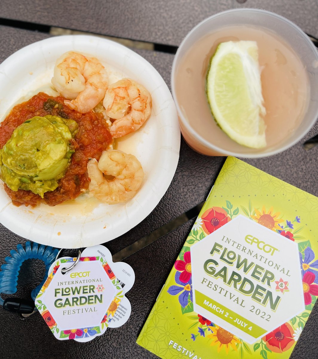 MamacitaOTM's tweet photo. Make sure to stop by the @EncantoMovie garden inspired by the Madrigal family at the EPCOT International Flower &amp; Garden Festival. While you're at it grab an Arepa at "La Isla Fresca" outdoor kitchen!

#hosted #DisneyWorld50 #Disneyfamilia #disney @DisneyParks #FreshEpcot https://t.co/ZkPEDVIZq5