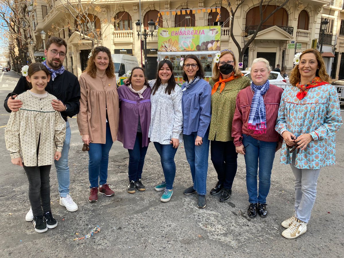Falla_161's tweet photo. Un diumenge de prefalles en el qual hem tingut una dansà, 1/5 i tapa, el dinar amb els fallers d'honor... Sí, estem preparats per a les #Falles22.
#Falla161
#75Aniversari https://t.co/zji8IKRfAr