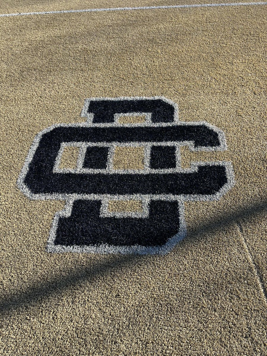 DCDS_Softball's tweet photo. Lucky to have a field that’s ready for March softball in Michigan! Outdoor tryouts in < 24 hours!😎☀️ #JacketUp #NoSnowNoProblem https://t.co/duMgNxViqF