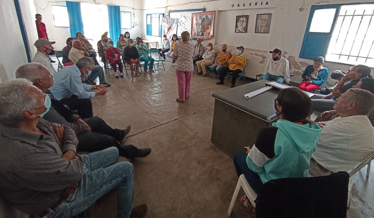 karelisherediah's tweet photo. #13Mar | Desde El Jardín de Lara, Sanare, Andrés Eloy Blanco conmemoramos el Día del Campesino y de la Mujer con un emotivo acto que tuvo como oradores a los compañeros Mario Zambrano y Griselda Colmenares. https://t.co/B2XTHtMZBv