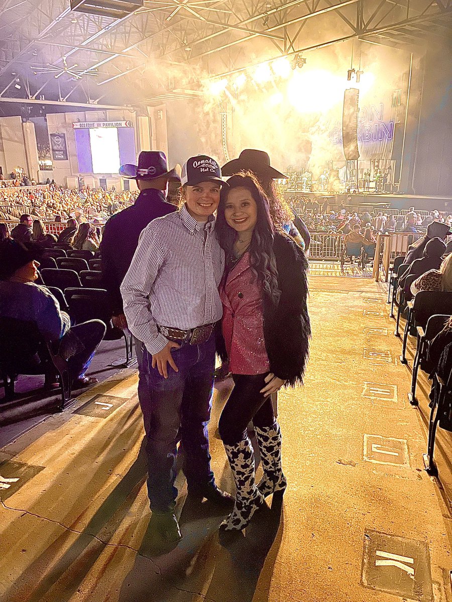 Chelsea_MarieC's tweet photo. @IanMunsick 𝚊𝚗𝚍 @codyjohnson 𝚠𝚒𝚝𝚑 𝚖𝚢 𝚏𝚒𝚗𝚊𝚌𝚎 𝚊𝚗𝚍 𝚖𝚢 𝚍𝚊𝚍 𝚕𝚊𝚜𝚝 𝚗𝚒𝚐𝚑𝚝 𝚠𝚊𝚜 𝚊𝚋𝚜𝚘𝚕𝚞𝚝𝚎𝚕𝚢 𝚊𝚖𝚊𝚣𝚒𝚗𝚐! 𝙸 𝚌𝚊𝚗’𝚝 𝚠𝚊𝚒𝚝 𝚏𝚘𝚛 𝚝𝚑𝚎 𝚖𝚊𝚗𝚢 𝚖𝚘𝚛𝚎 𝚊𝚍𝚟𝚎𝚗𝚝𝚞𝚛𝚎𝚜 𝚝𝚘 𝚌𝚘𝚖𝚎⚡️ https://t.co/QeUZqIQ1gQ